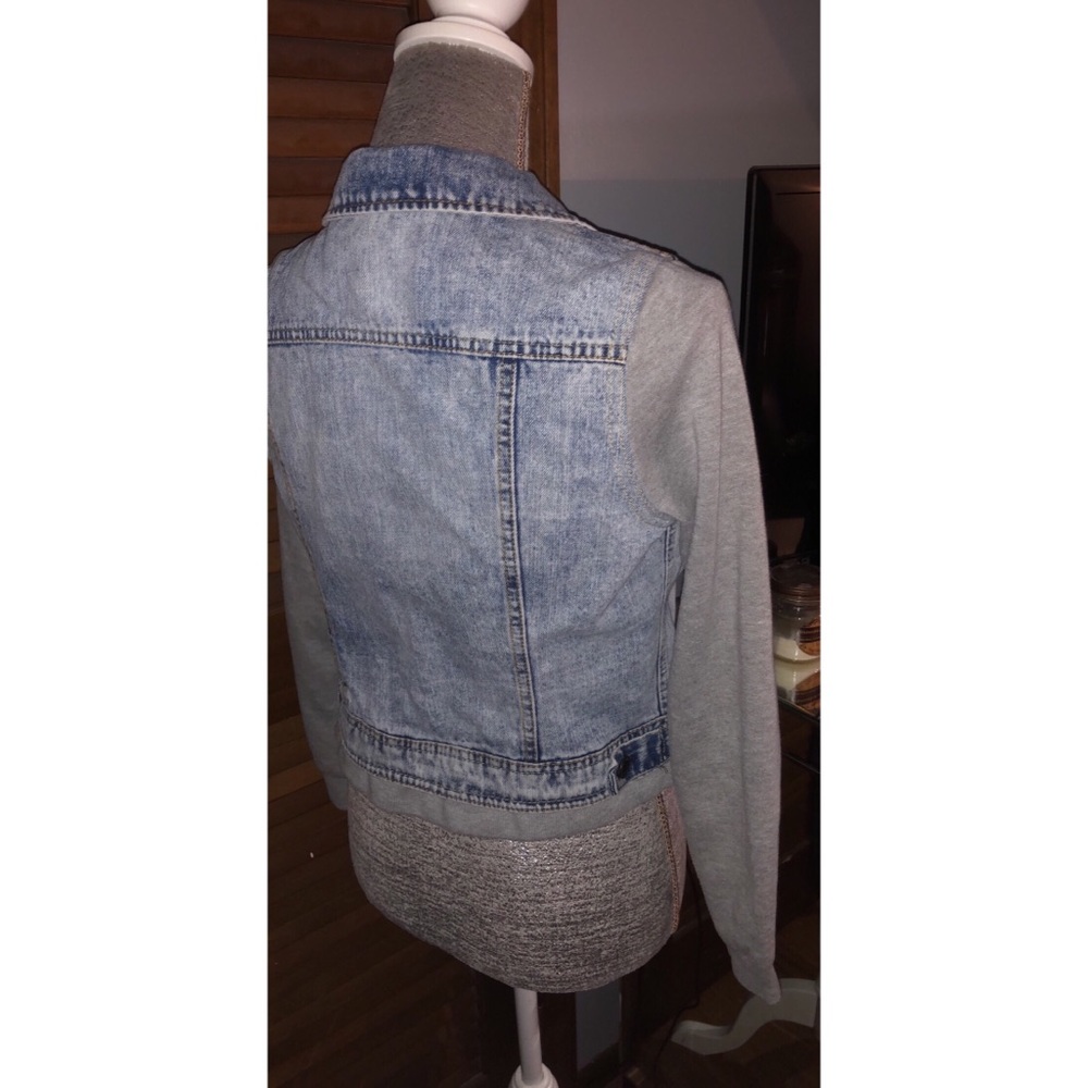 Sweatshirt/Jean Jacket - Picture 4 of 5